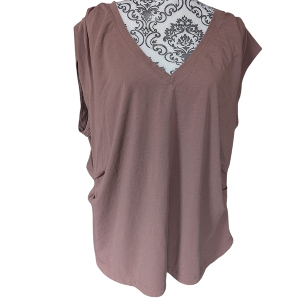 Athleta Outbound V Neck Tee Shirt Rustic Beige Supima Cotton Women's Plus 2X - Picture 3 of 13